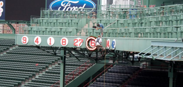 winston flowers funeral wreath fenway park resized 600