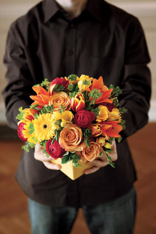 thanksgiving hostess flowers