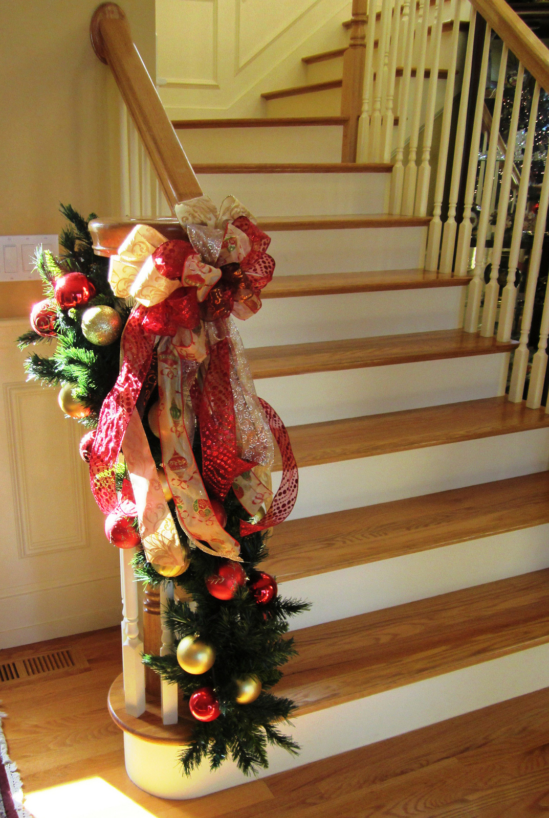 Decorating your Boston Home with Garland and Swags for Christmas