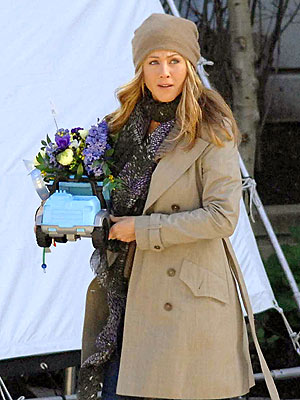 jennifer_aniston_FLOWERS