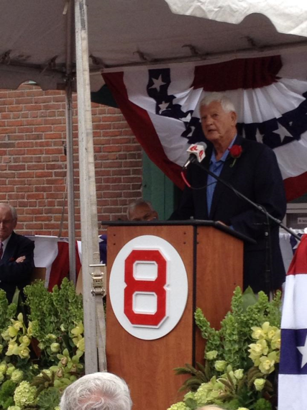 YAZ STATUE CEREMONY LAURIE resized 600