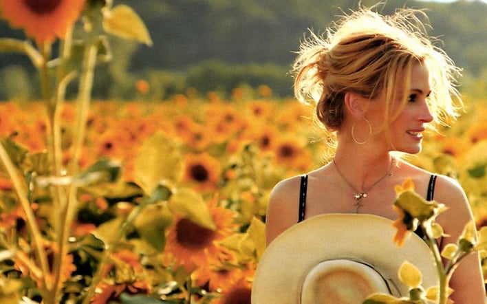 Julia-Roberts-In-Sun-Flowers-Field-Wallpapers-HD.jpeg
