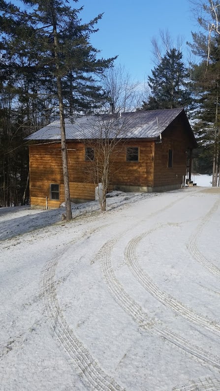 VERMONT LOG CABIN.jpg